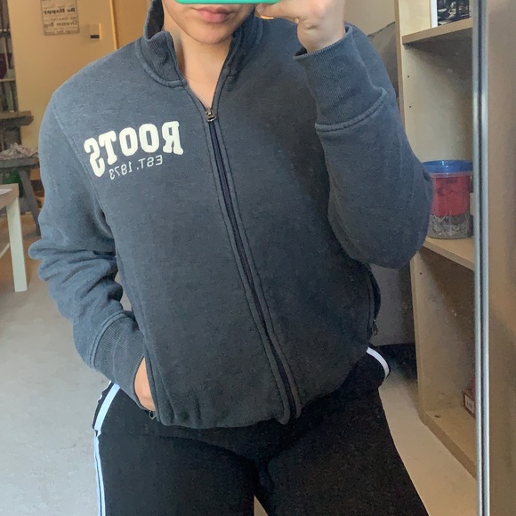 ROOTS zip up sweater - Picture 1 of 3